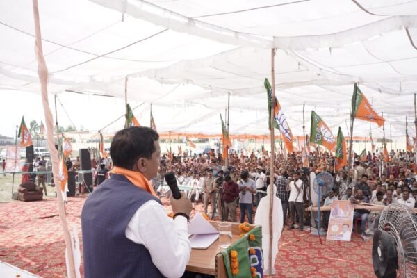 कांग्रेस असरहीन और अस्तित्वहीन हो चुकी है मगर अभी भी उसकी झूठ बोलने की आदत नहीं गई है: बलूनी