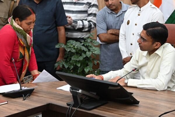 डीएम ने पकड़ा भीषण खेल, एक ही व्यक्ति ने गुमराह कर दो बार विक्रय कर दी टिहरी बांध प्रभावितों को भूमि;