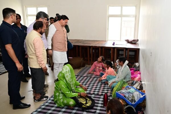 मुख्यमंत्री ने कहा कि संकट की इस घड़ी में सरकार पूरी तरह से प्रभावित परिवारों के साथ खड़ी है